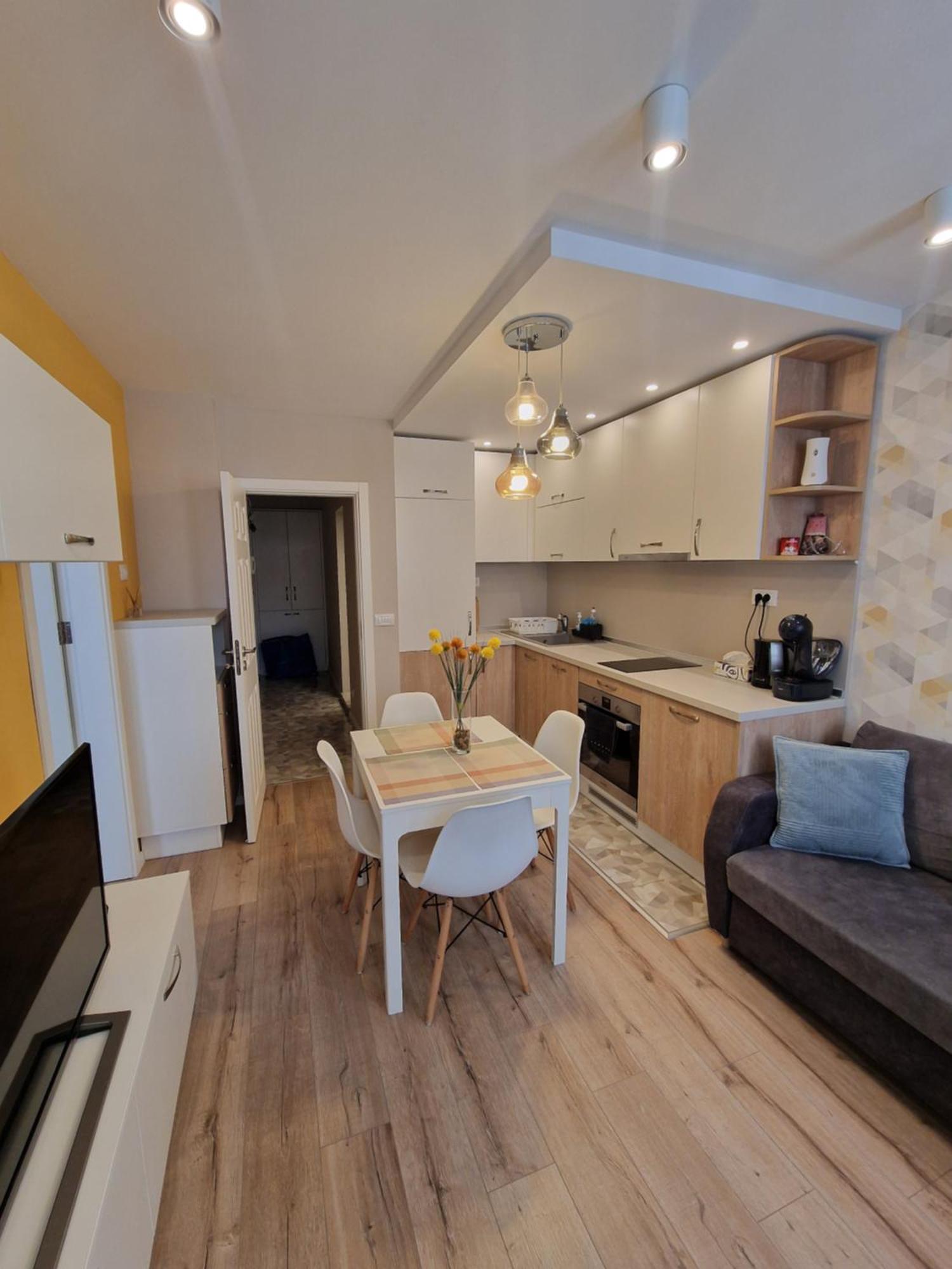Brand New Luxury Flat In The City Center Varna Esterno foto